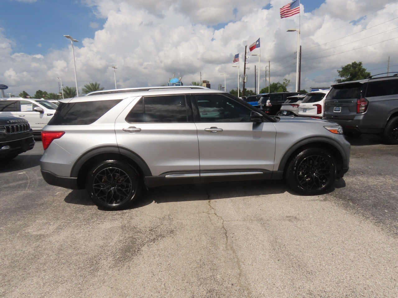 2020 Ford Explorer Platinum - 9