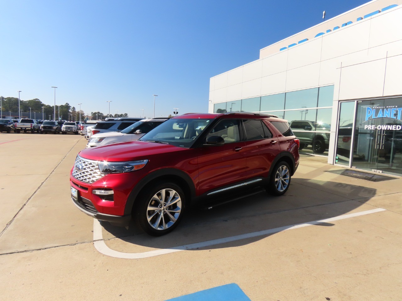 2022 Ford Explorer Platinum - 1