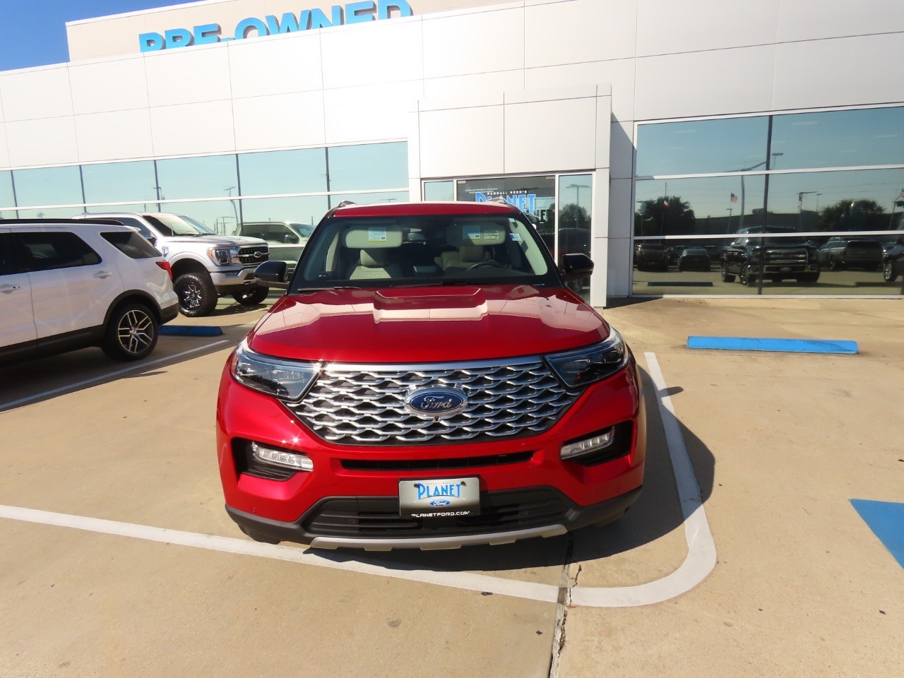 2022 Ford Explorer Platinum - 4