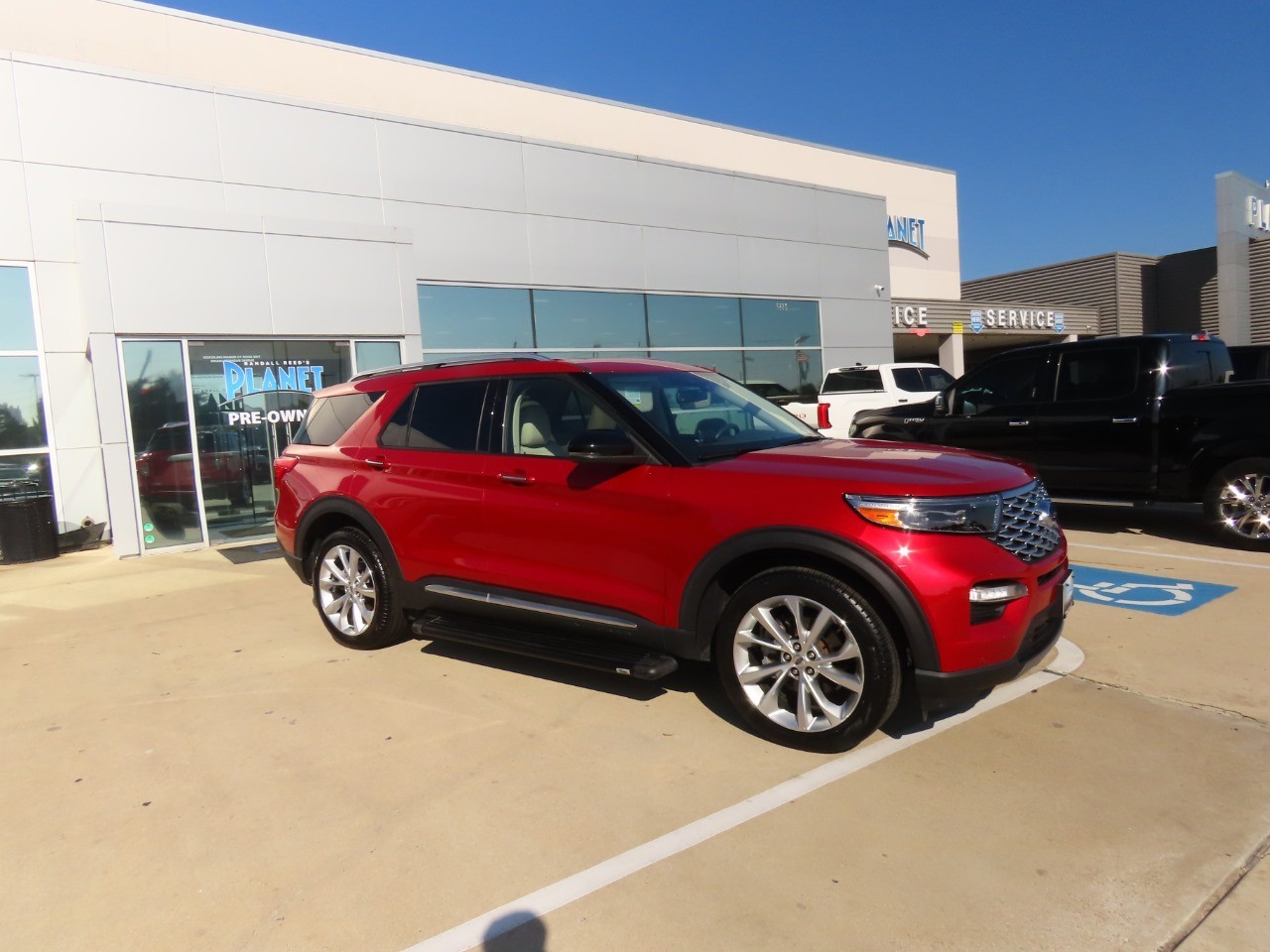 2022 Ford Explorer Platinum - 6