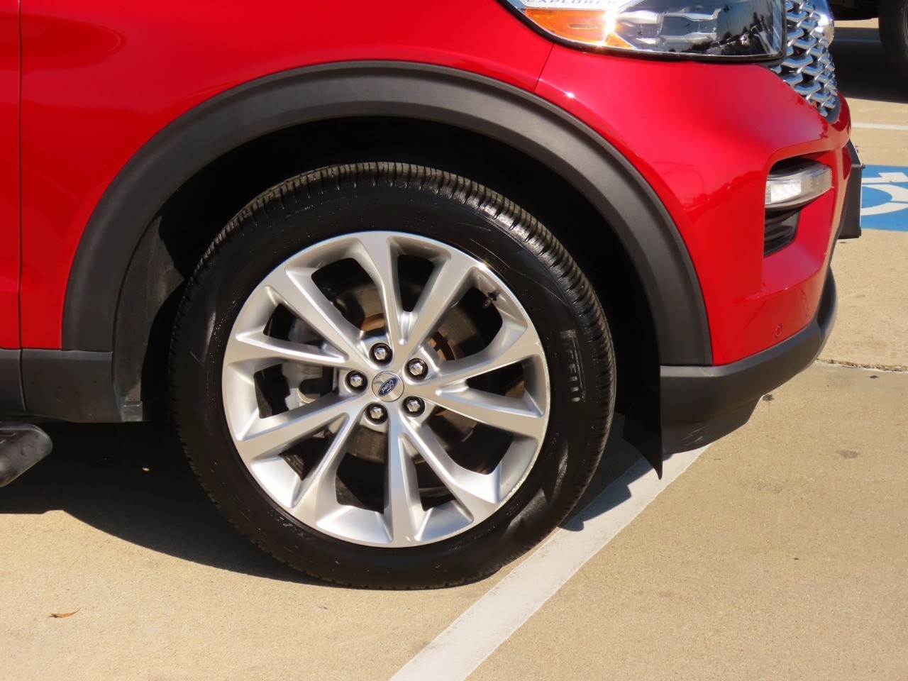 2022 Ford Explorer Platinum - 8