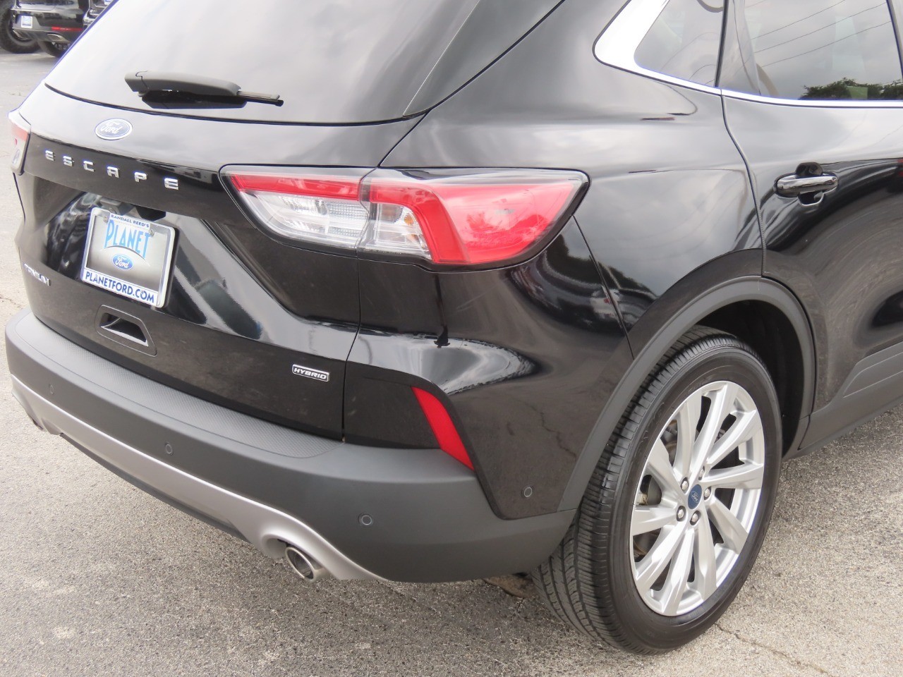 2022 Ford Escape Titanium Hybrid - 11