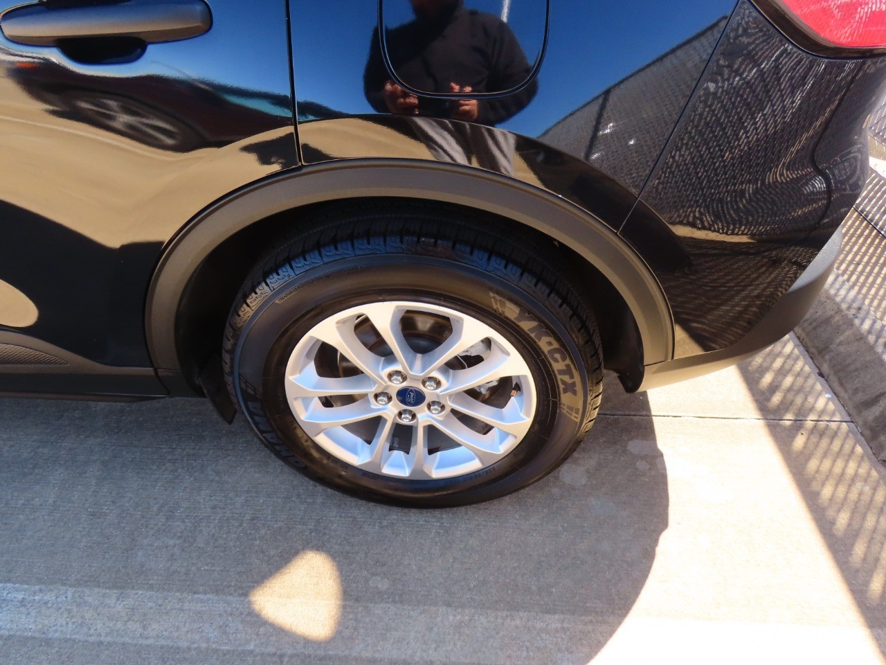 used 2022 Ford Escape car, priced at $12,999