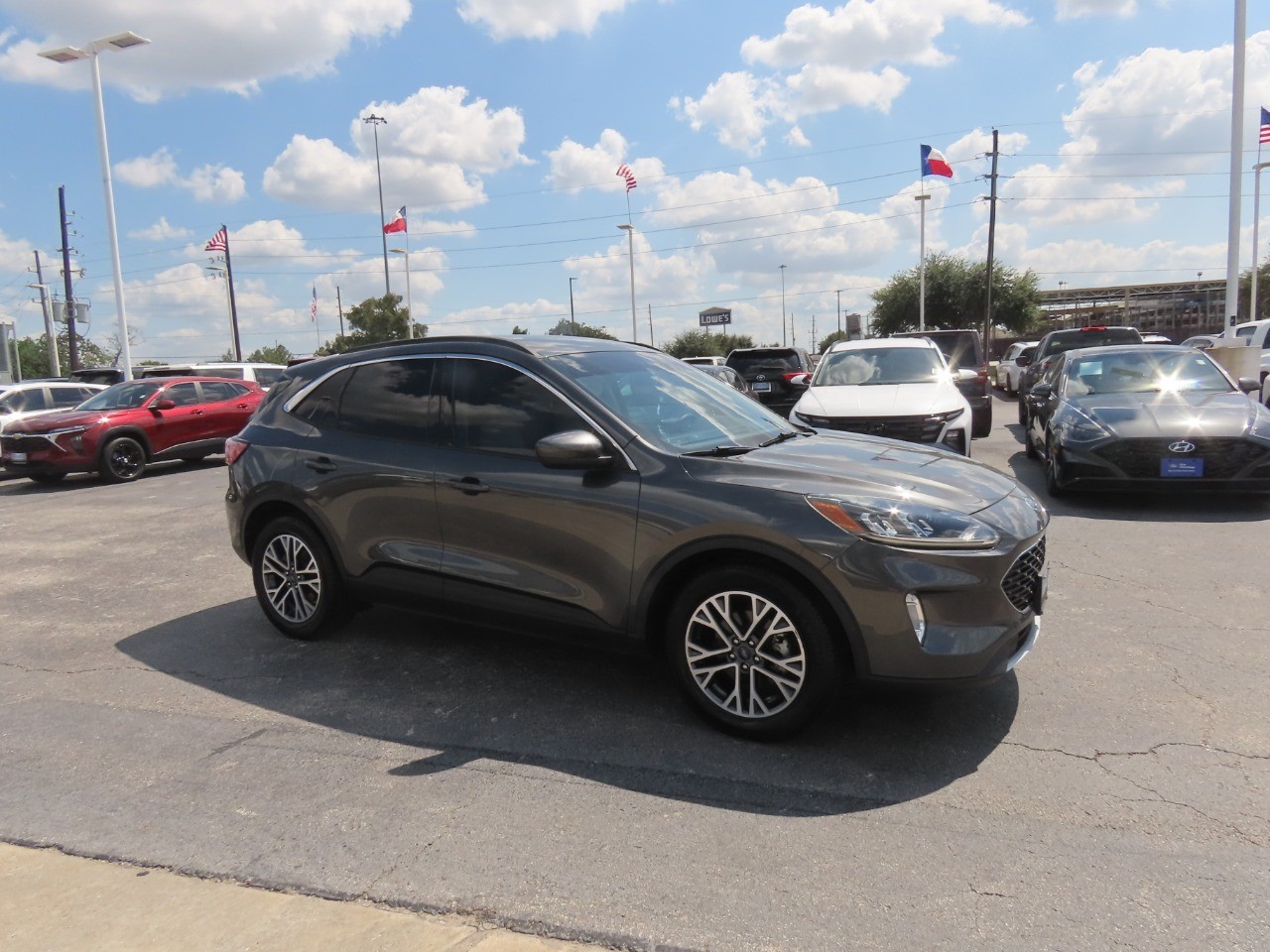 2020 Ford Escape photo 7 of 33