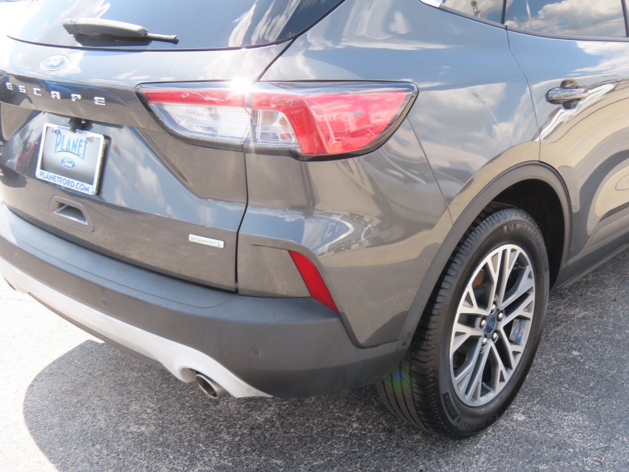 2020 Ford Escape photo 12 of 33