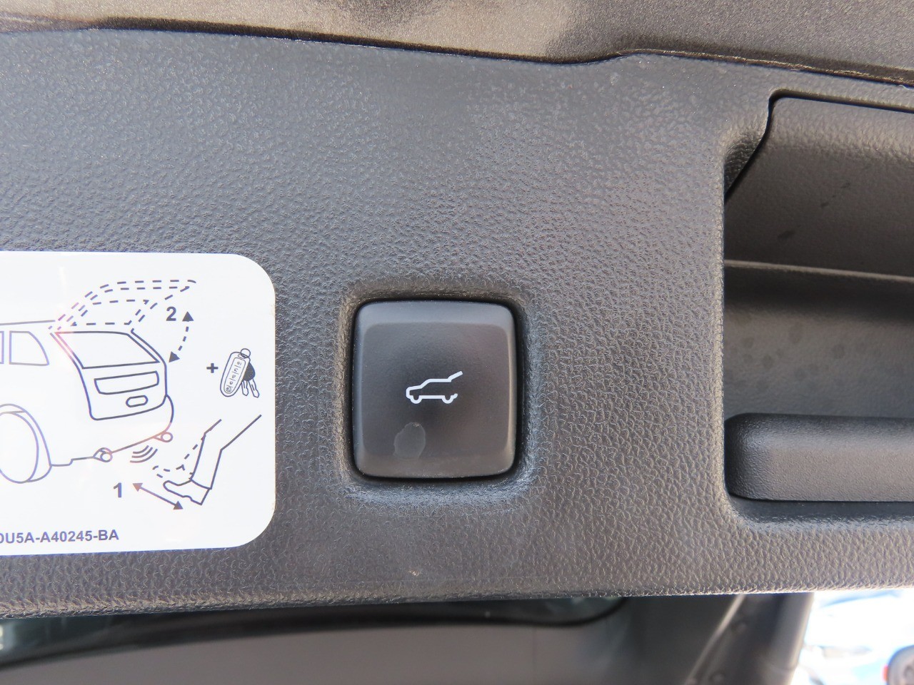 2020 Ford Escape photo 15 of 33