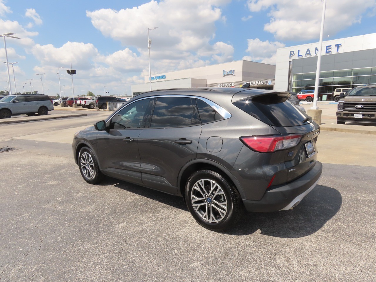 2020 Ford Escape photo 17 of 33