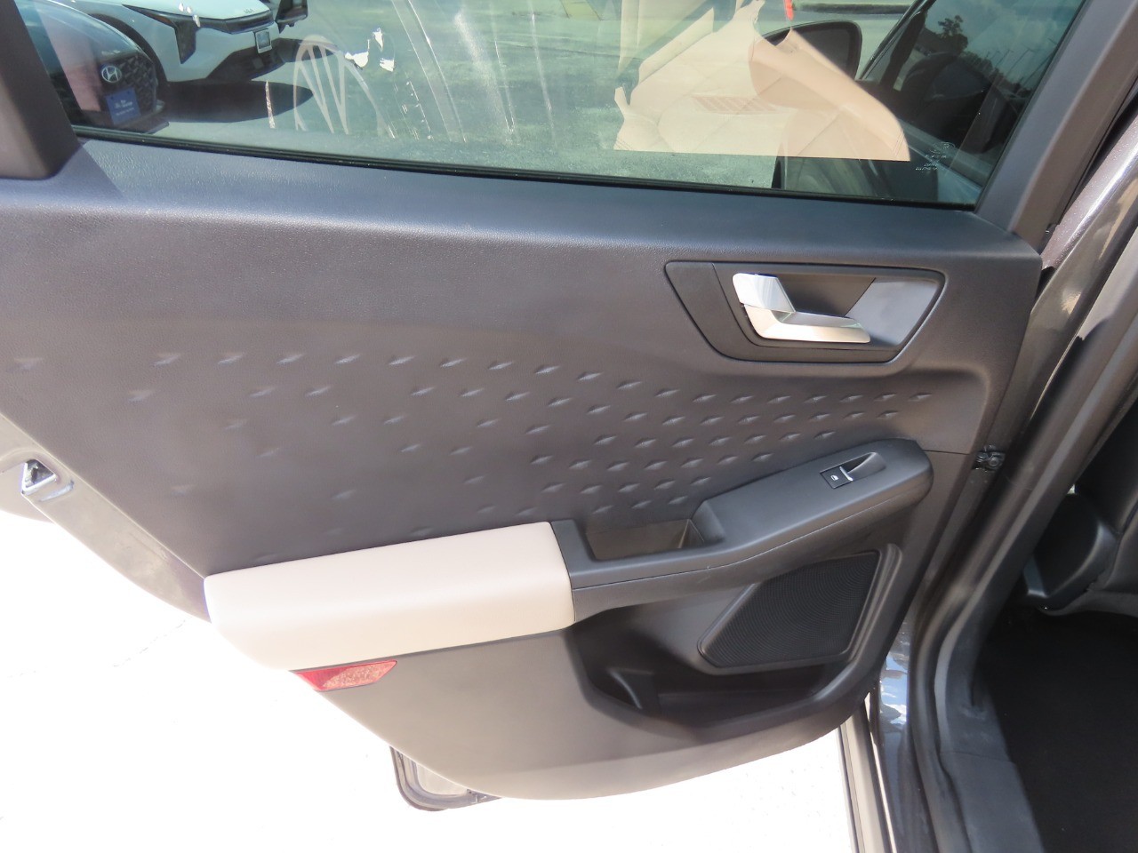2020 Ford Escape photo 20 of 33