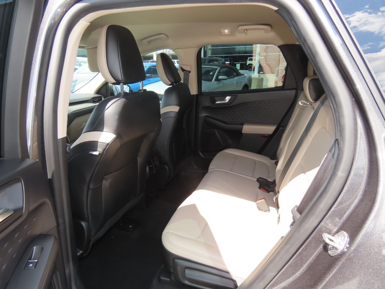 2020 Ford Escape photo 21 of 33