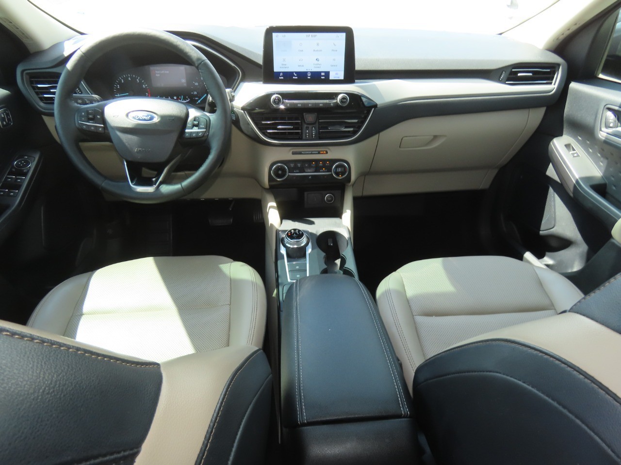 2020 Ford Escape photo 24 of 33