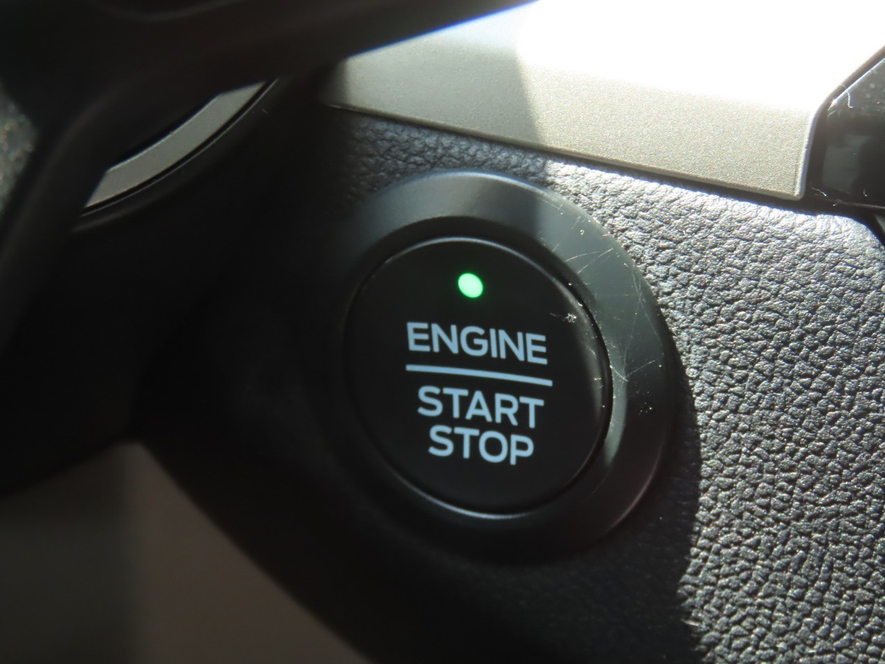 2020 Ford Escape photo 30 of 33