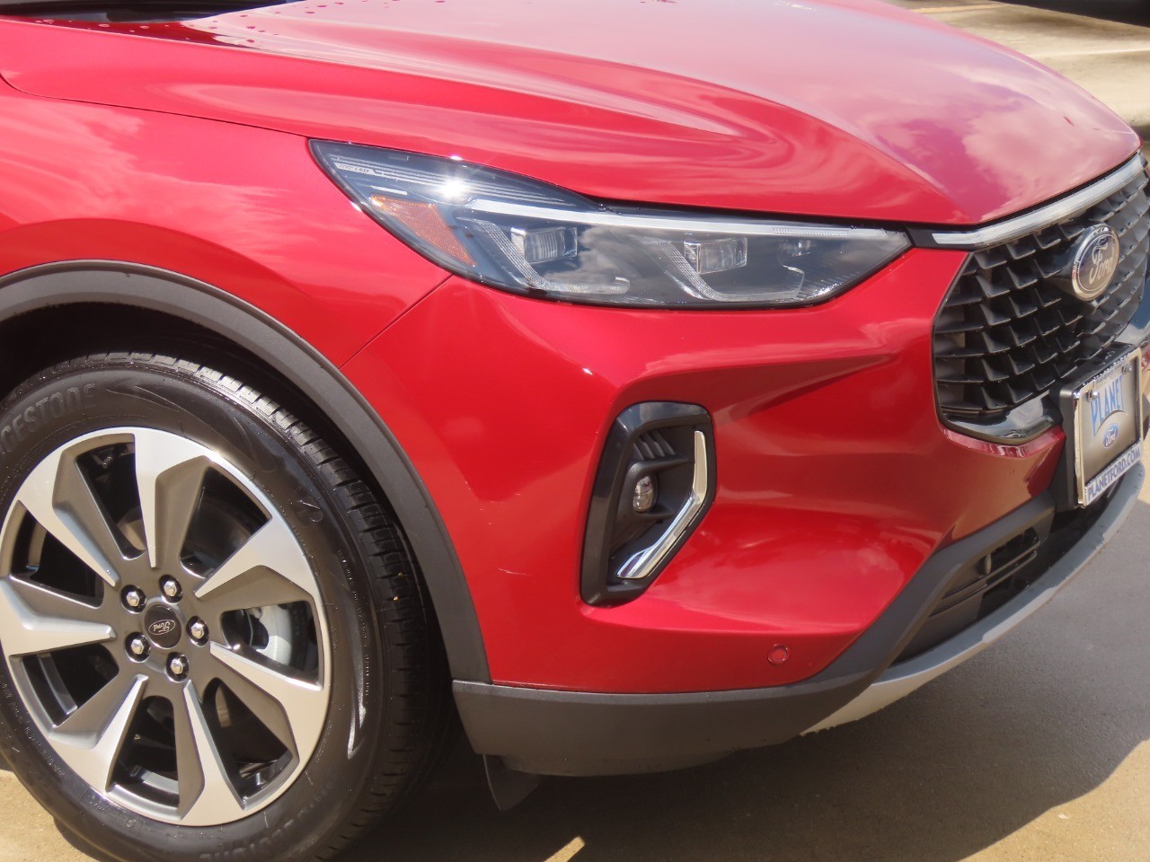 2023 Ford Escape photo 6 of 33