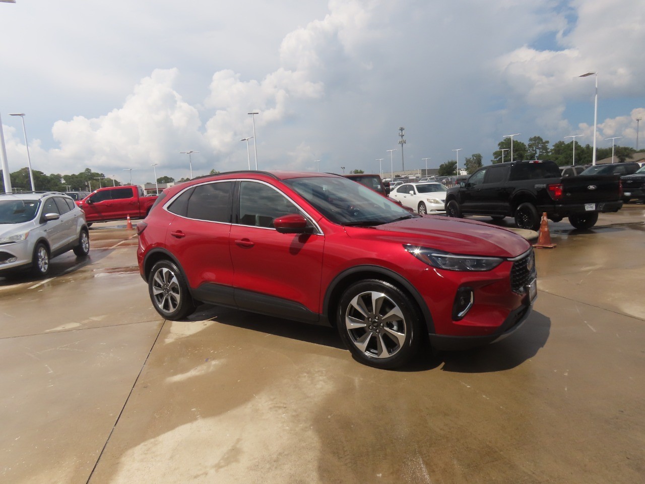 2023 Ford Escape photo 7 of 33