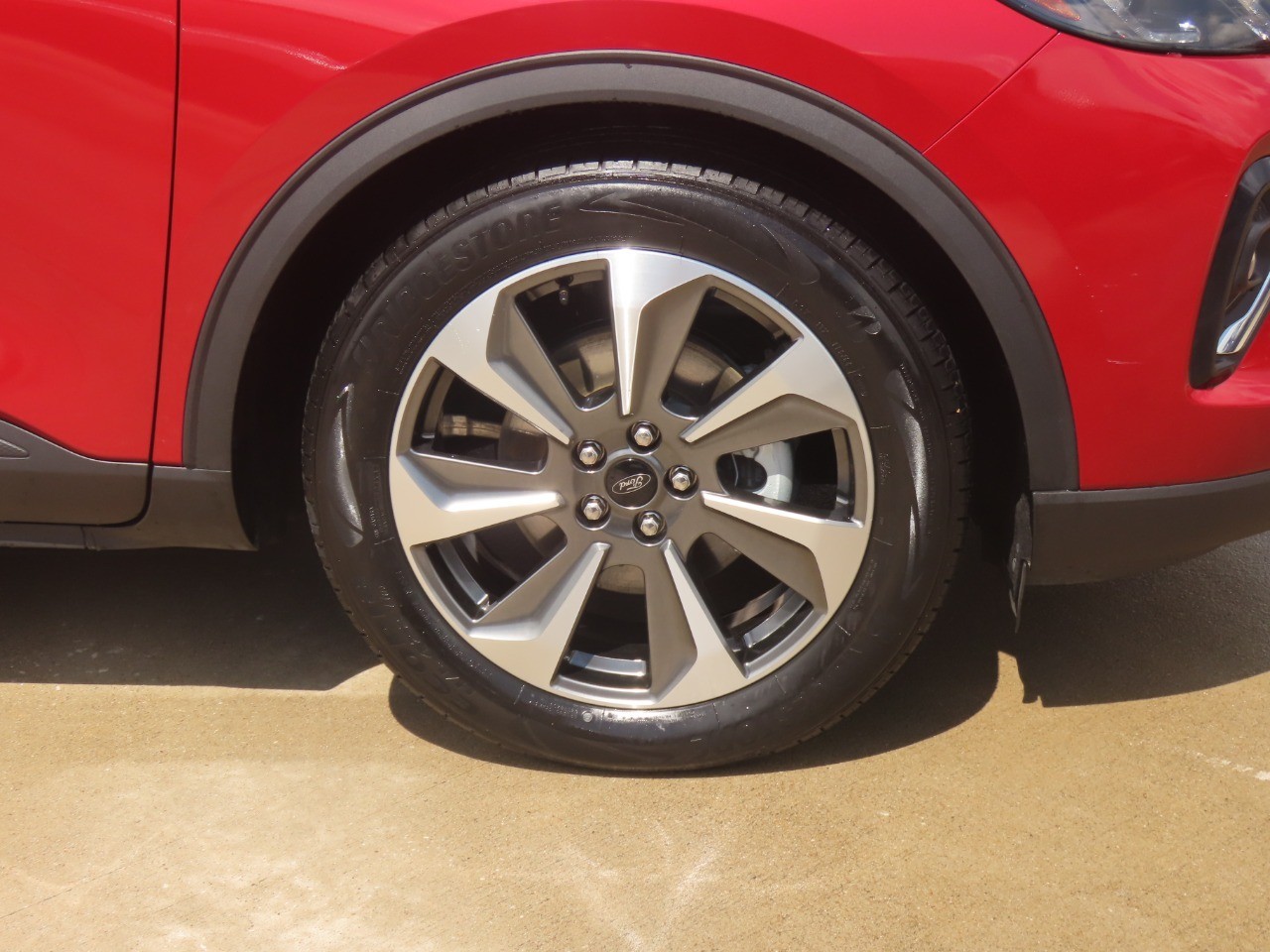 2023 Ford Escape photo 9 of 33