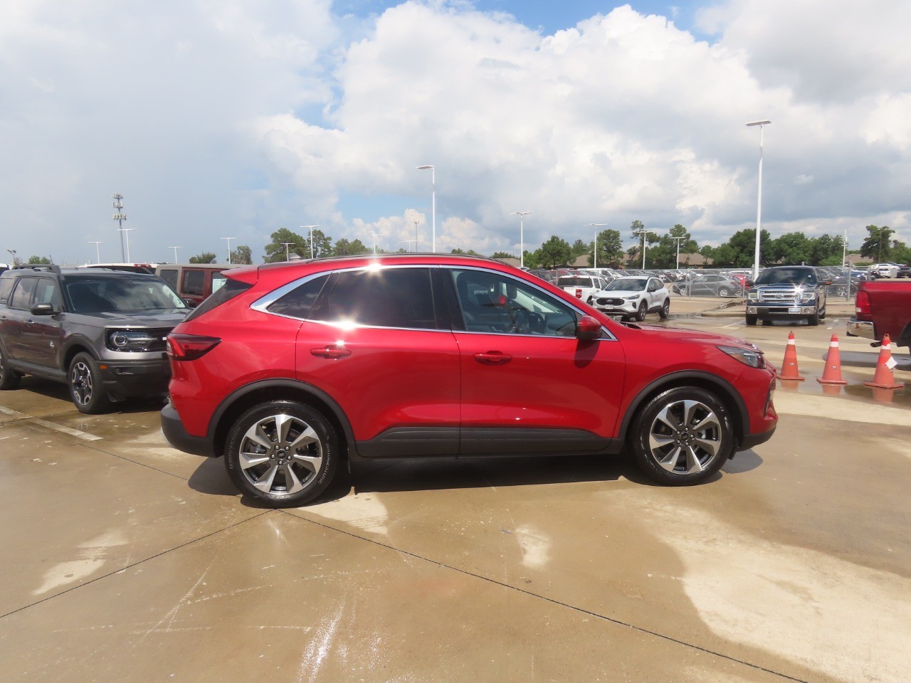 2023 Ford Escape photo 10 of 33