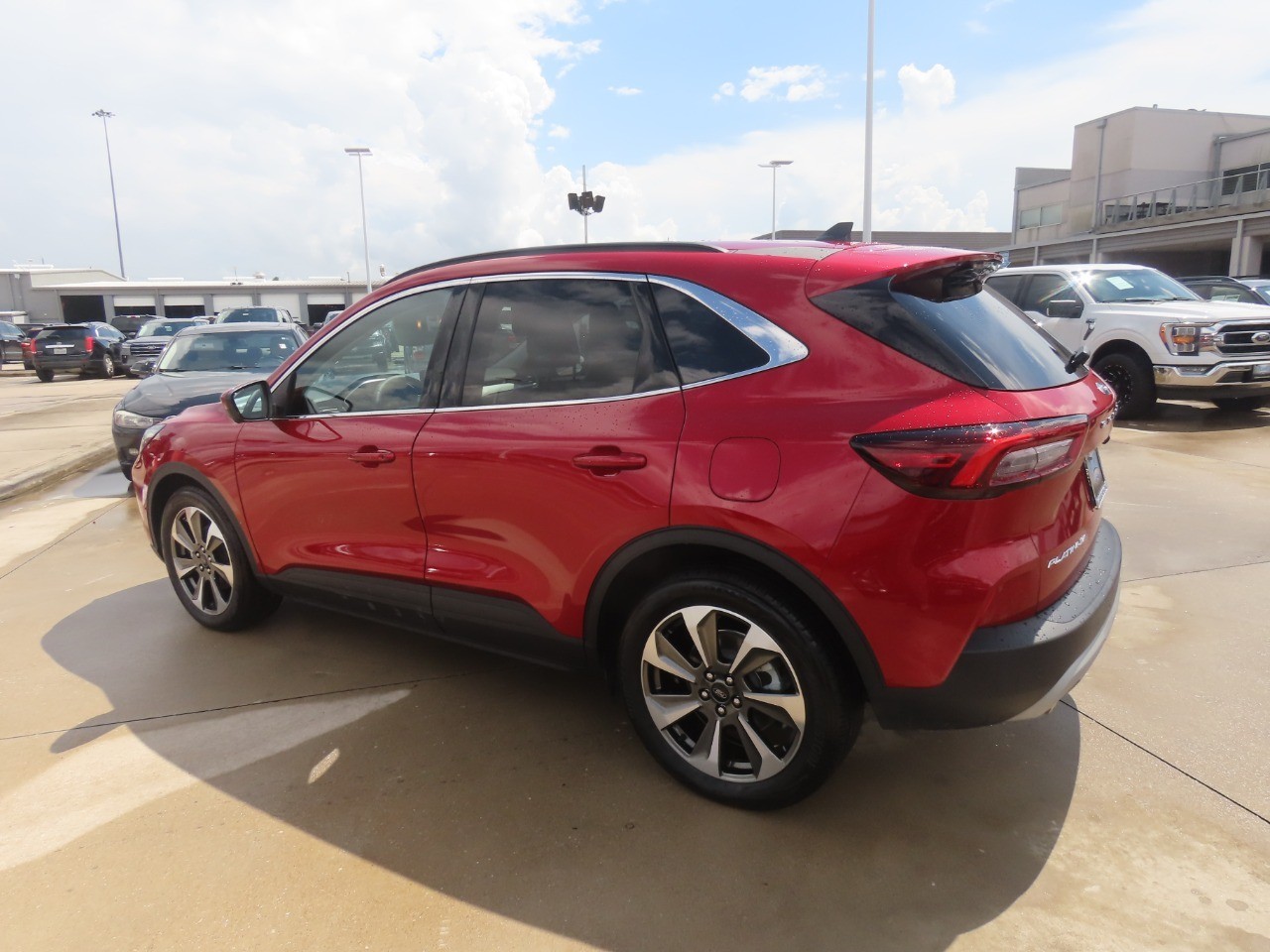 2023 Ford Escape photo 17 of 33
