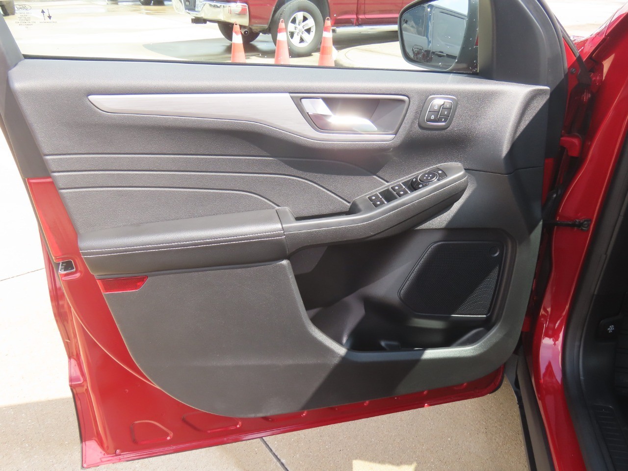 2023 Ford Escape photo 25 of 33