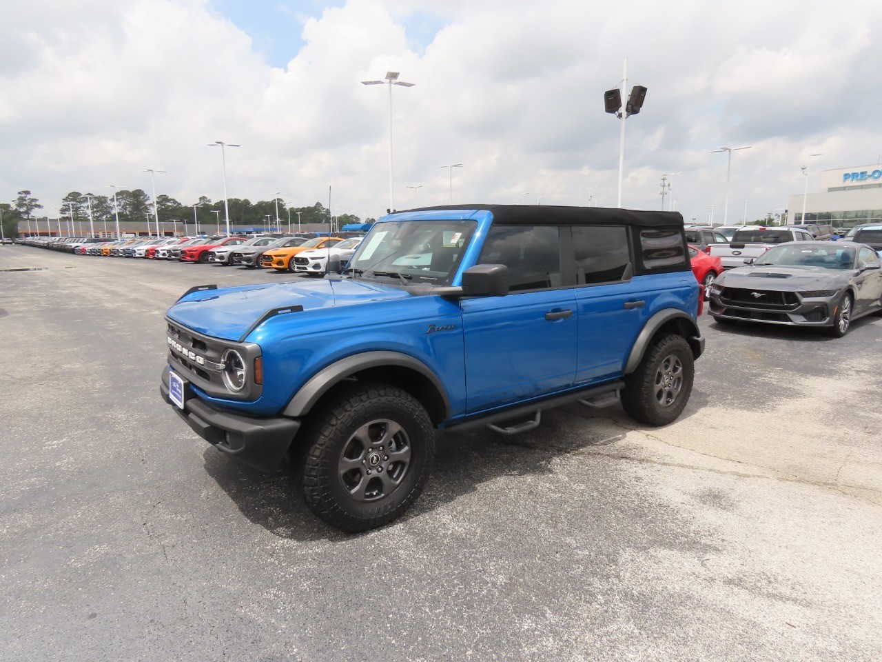 2023 Ford Bronco Big Bend Velocity Blue Metallic at Planet Ford