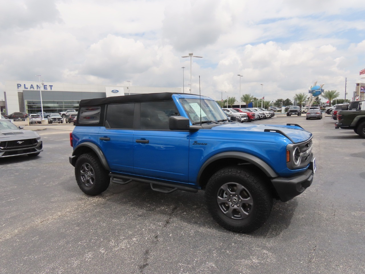 2023 Ford Bronco Big Bend Velocity Blue Metallic at Planet Ford