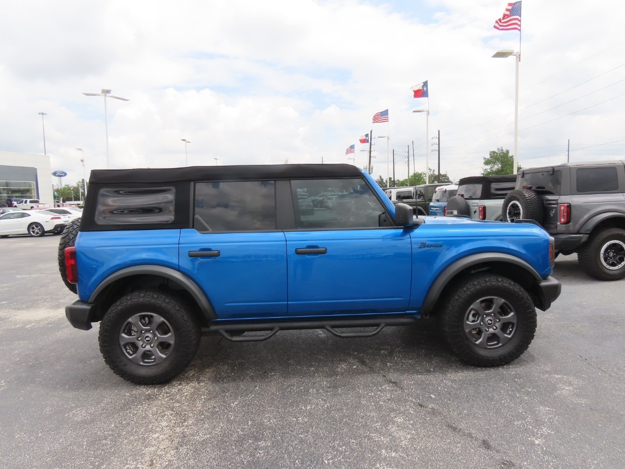2023 Ford Bronco Big Bend Velocity Blue Metallic at Planet Ford
