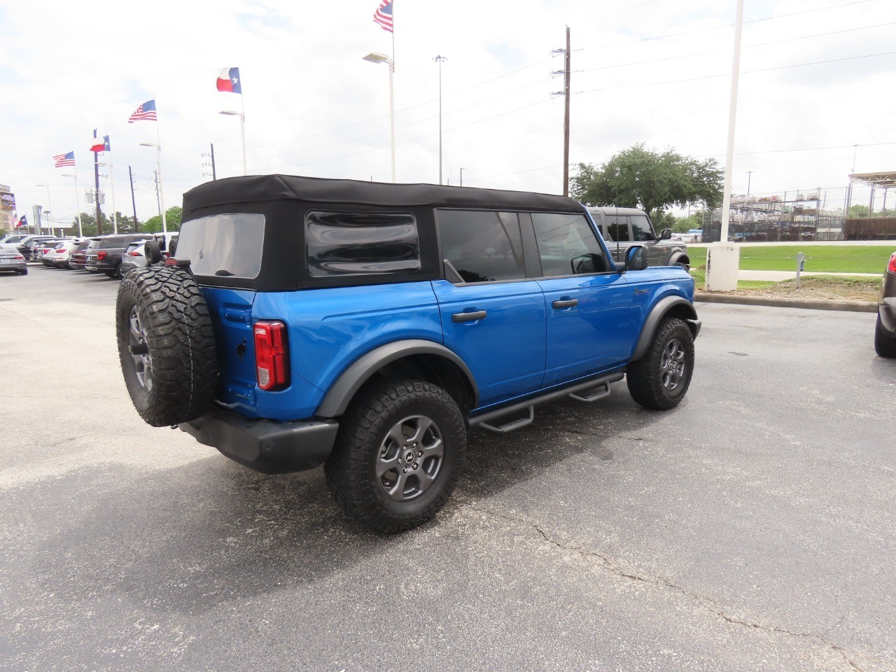 2023 Ford Bronco Big Bend Velocity Blue Metallic at Planet Ford