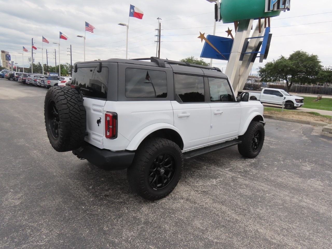 2023 Ford Bronco Big Bend Oxford White at Planet Ford