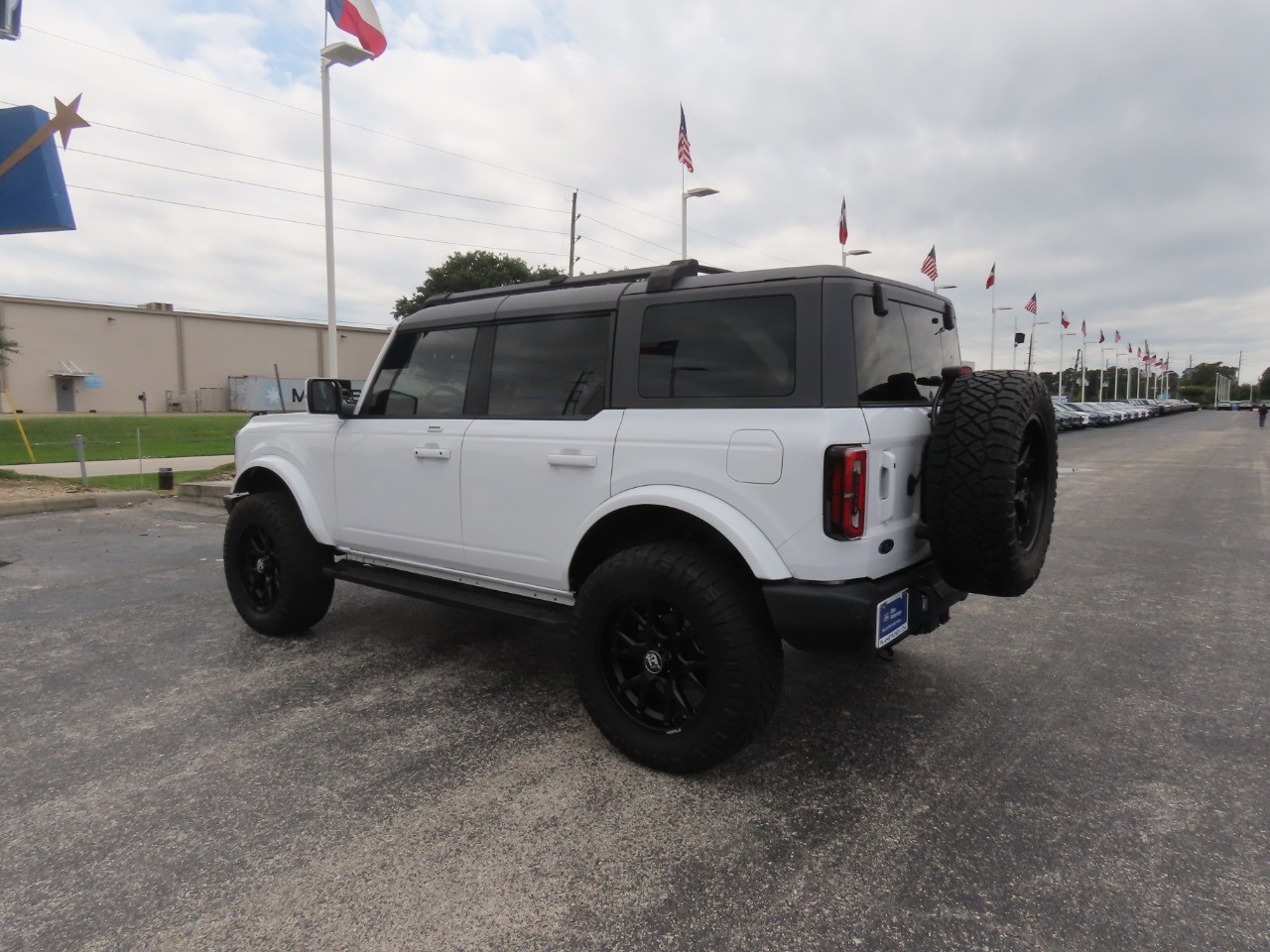 2023 Ford Bronco Big Bend Oxford White at Planet Ford