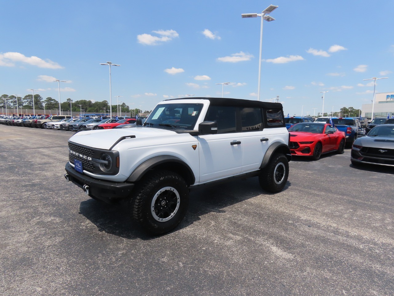 2023 Ford Bronco Badlands Oxford White at Planet Ford