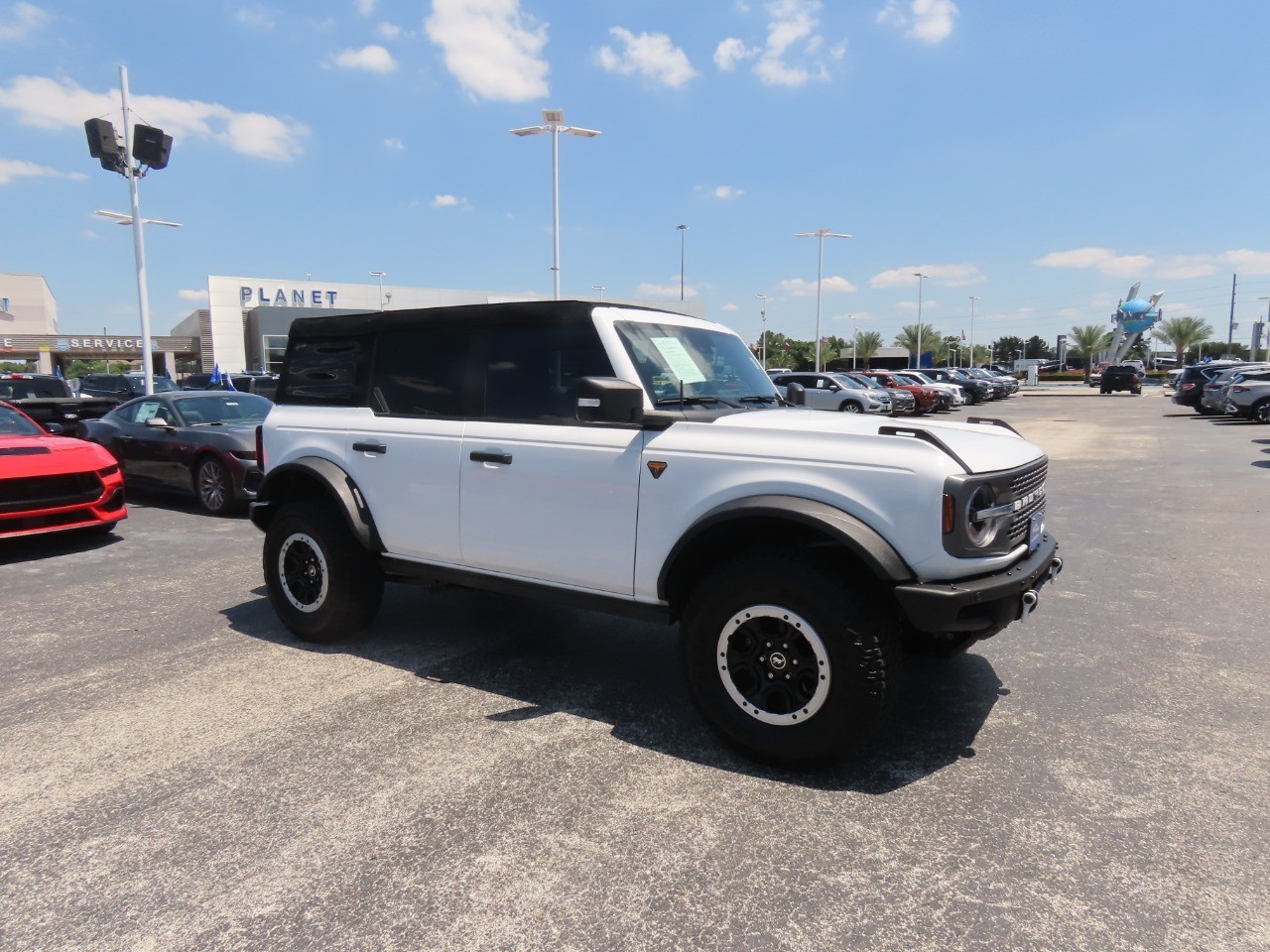 2023 Ford Bronco Badlands Oxford White at Planet Ford