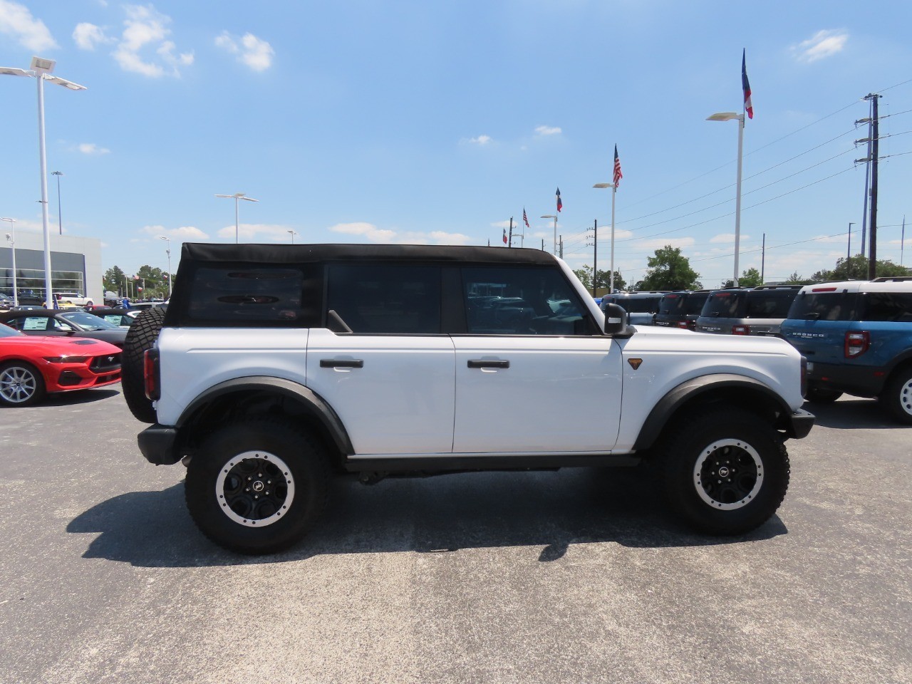 2023 Ford Bronco Badlands Oxford White at Planet Ford