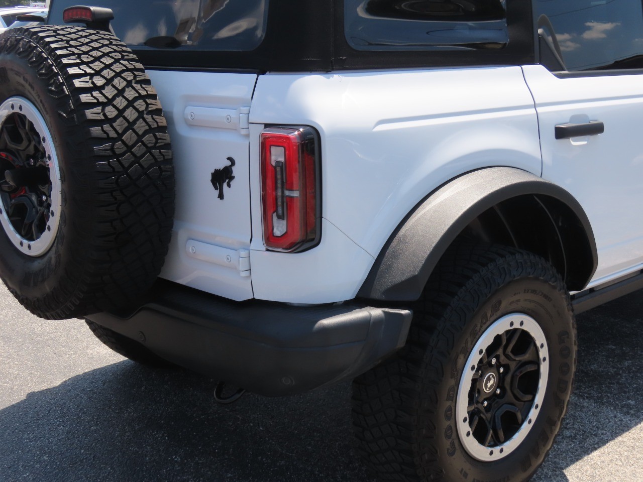 2023 Ford Bronco Badlands Oxford White at Planet Ford
