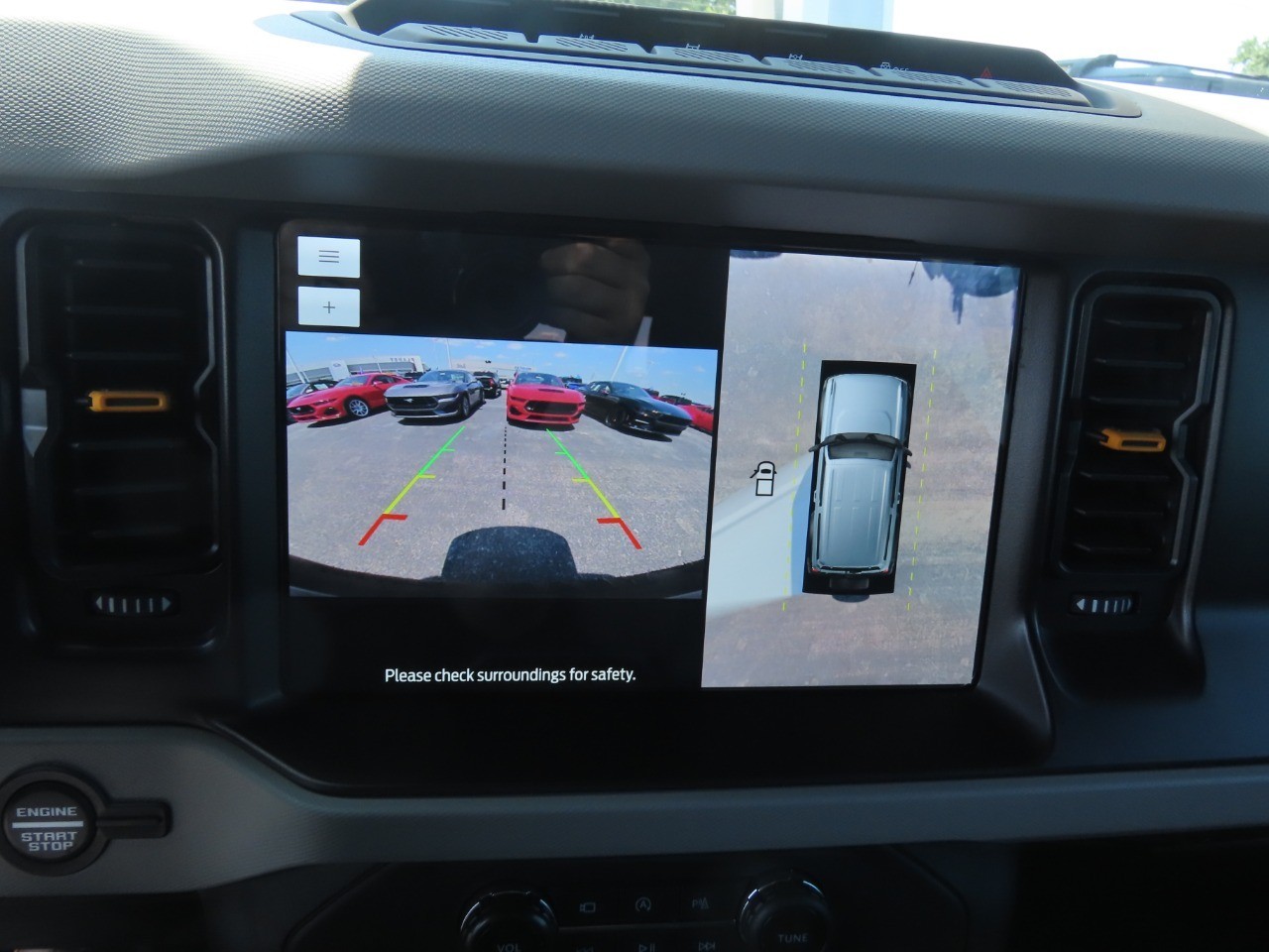 2023 Ford Bronco Badlands Oxford White at Planet Ford