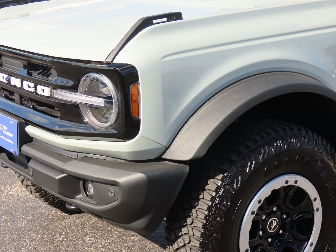2023 Ford Bronco Outer Banks - 2