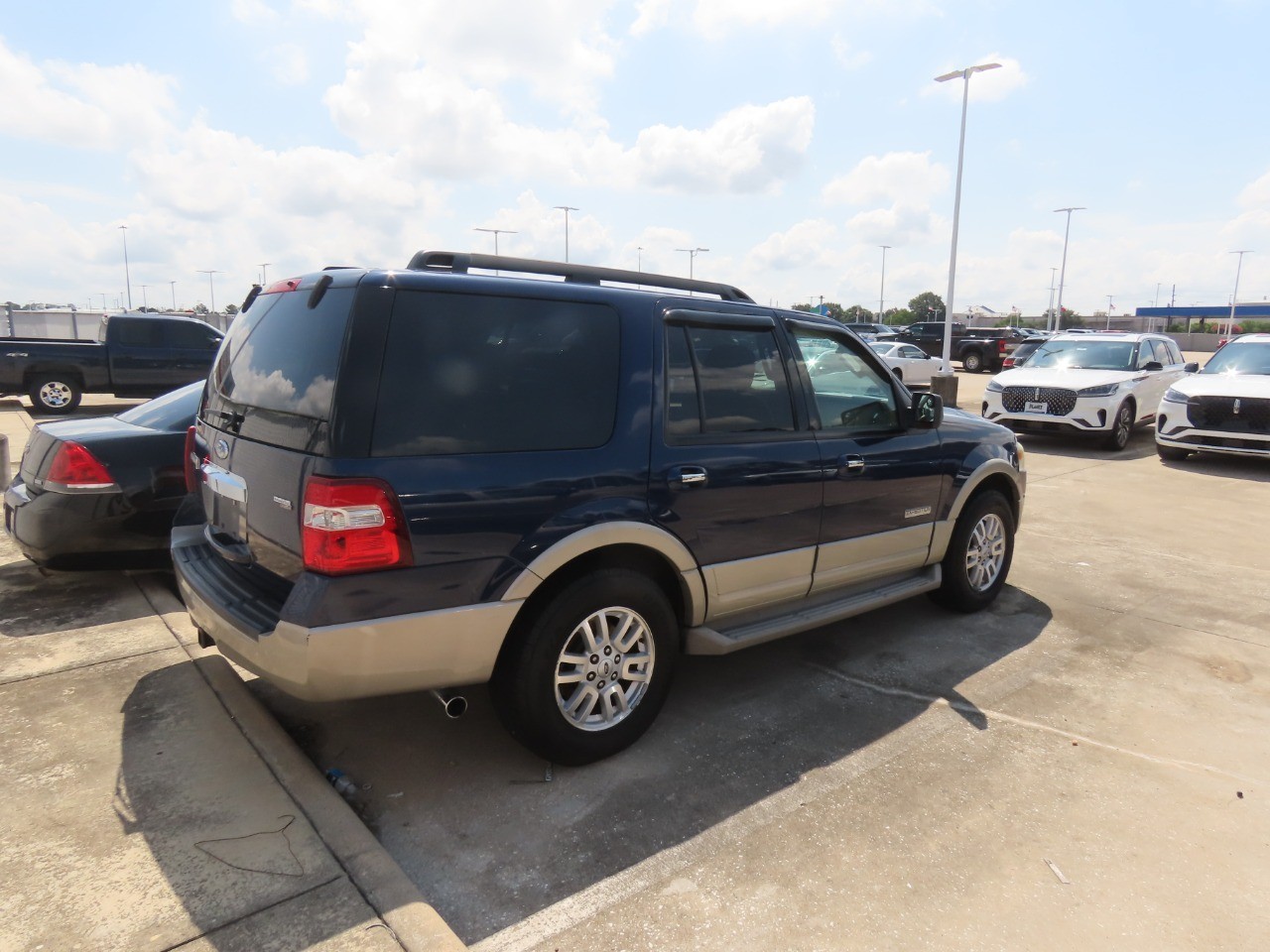 used 2008 Ford Expedition car, priced at $6,999