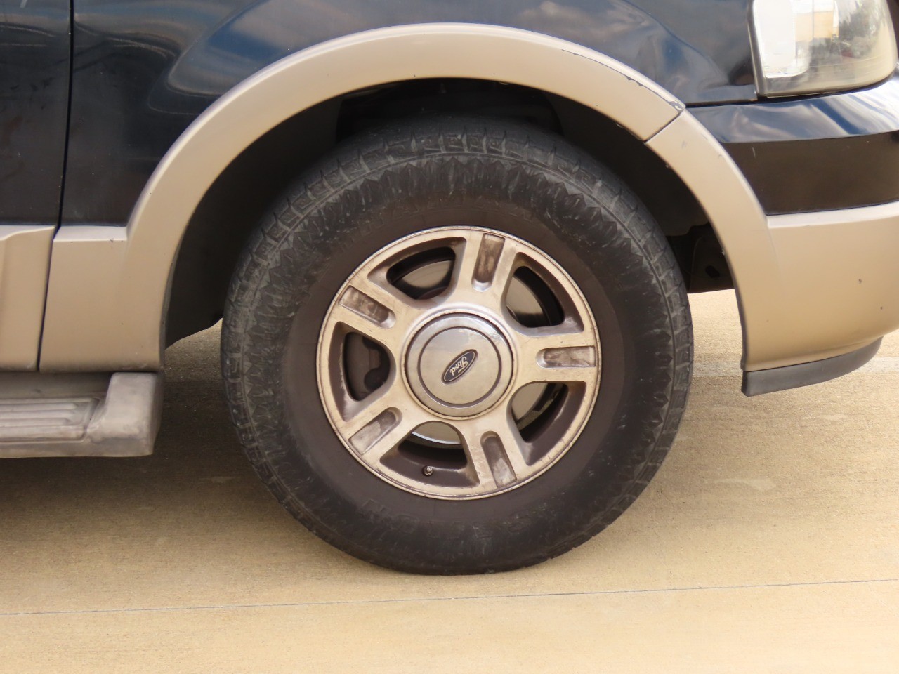 2004 Ford Expedition Eddie Bauer - 8