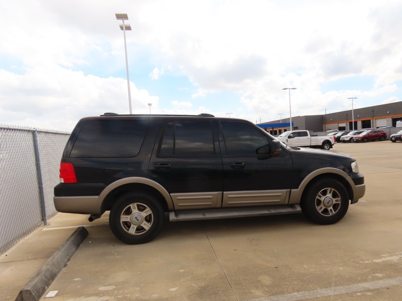 2004 Ford Expedition Eddie Bauer - 9