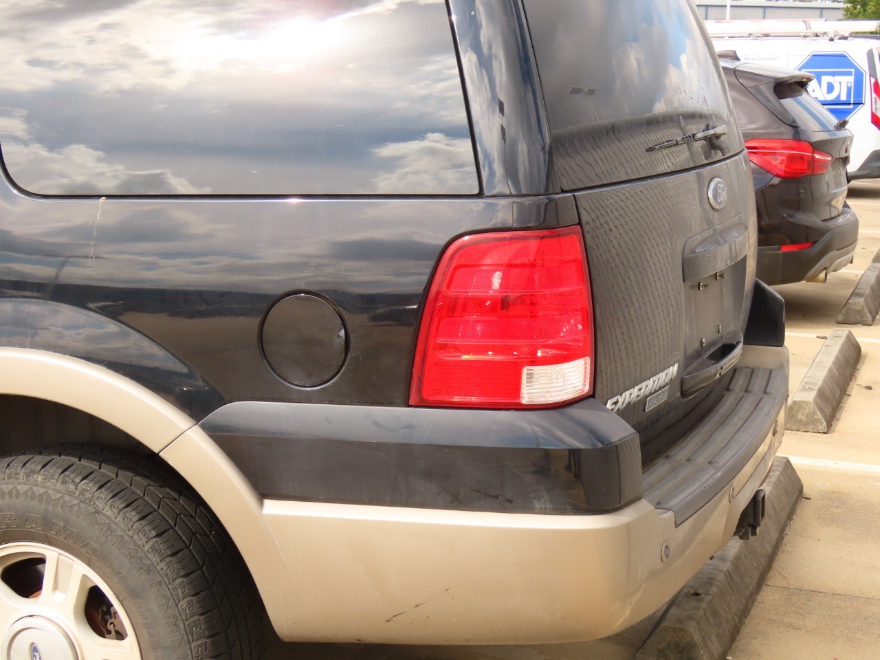 2004 Ford Expedition Eddie Bauer - 11