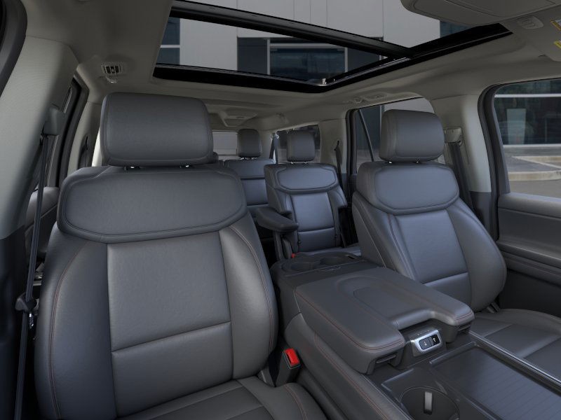 2025 Ford Expedition Max Active 4x2 photo