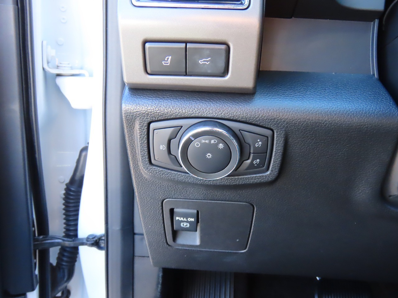 2021 Ford Expedition XLT Oxford White at Planet Ford