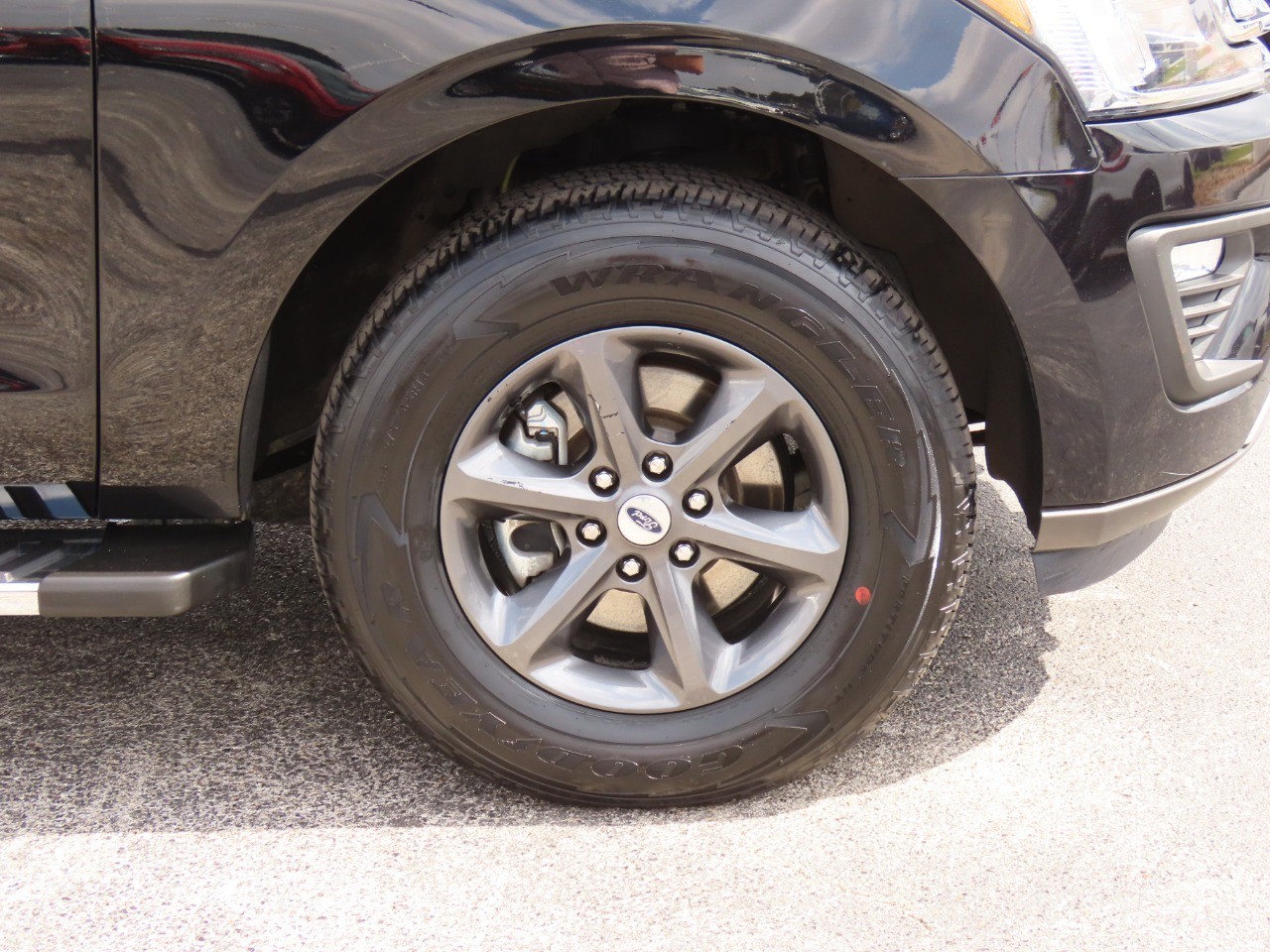 used 2021 Ford Expedition car, priced at $32,999