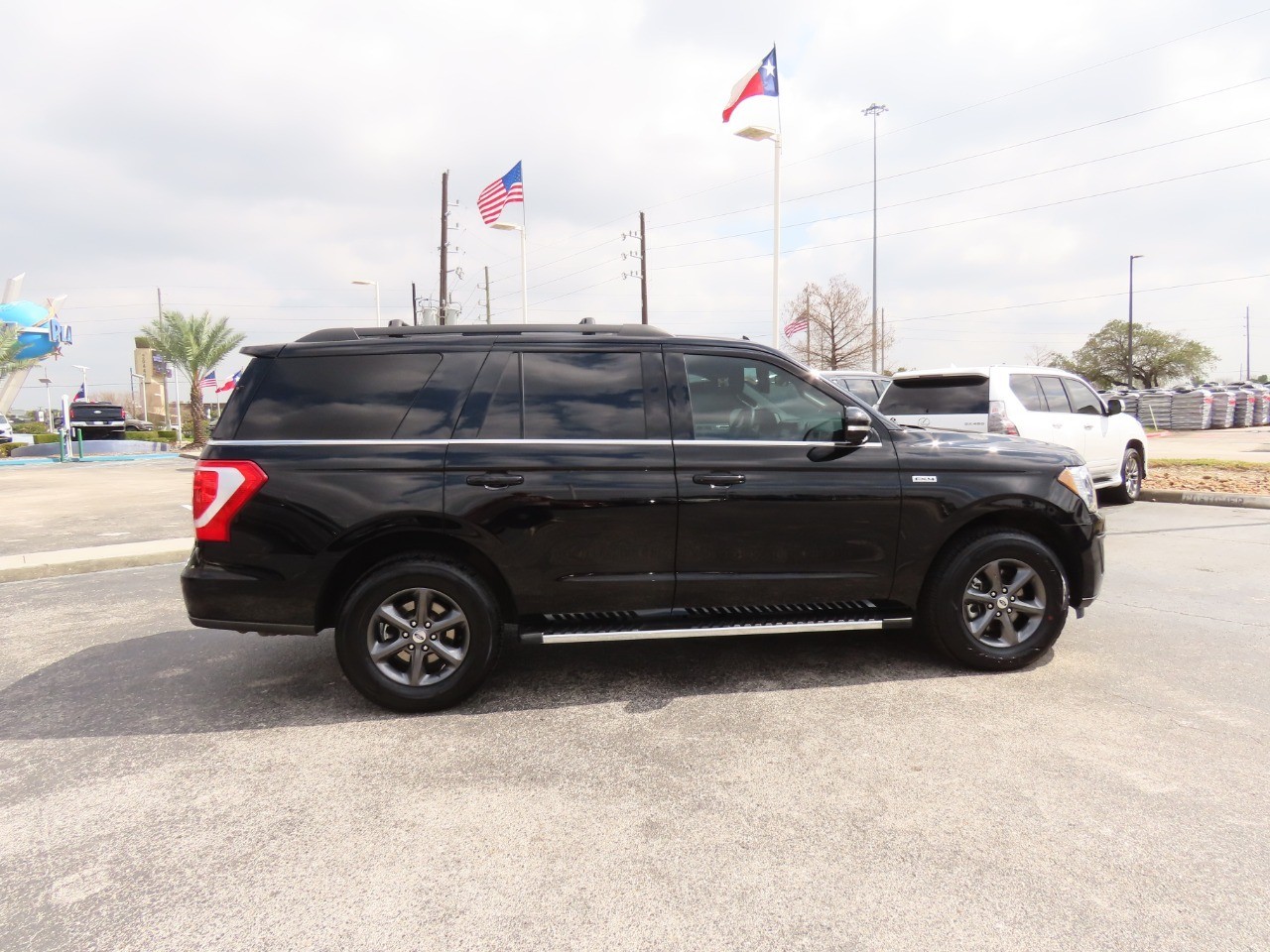 used 2021 Ford Expedition car, priced at $32,999