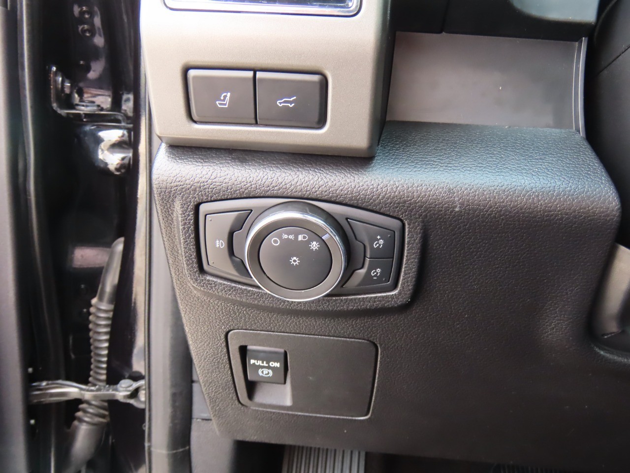 used 2021 Ford Expedition car, priced at $32,999