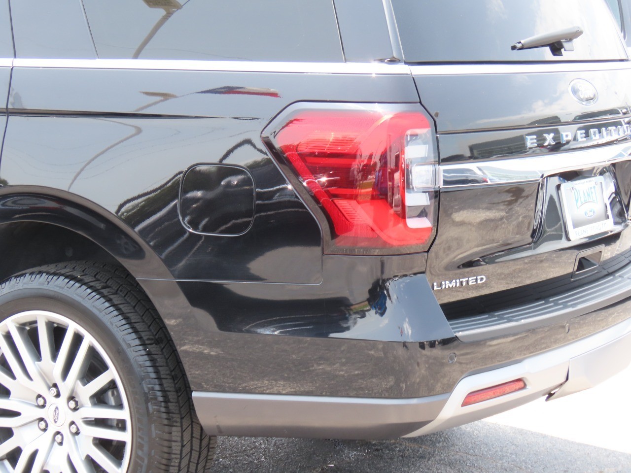 2024 Ford Expedition Limited Agate Black Metallic at Planet Ford