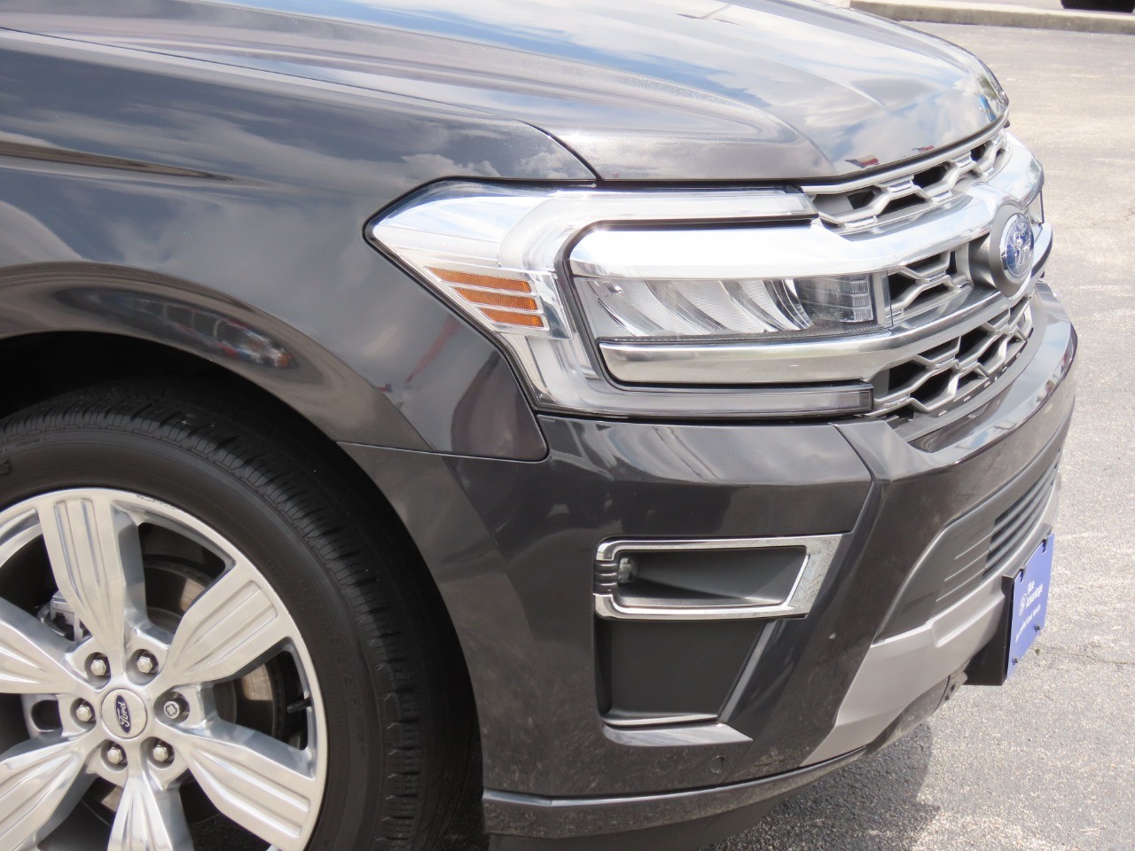 2023 Ford Expedition Platinum - 4