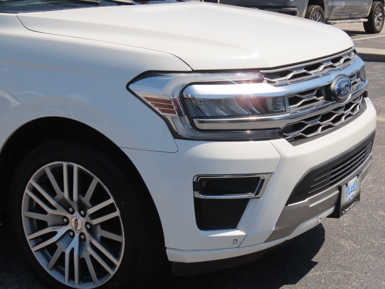 2022 Ford Expedition Platinum Star White at Planet Ford