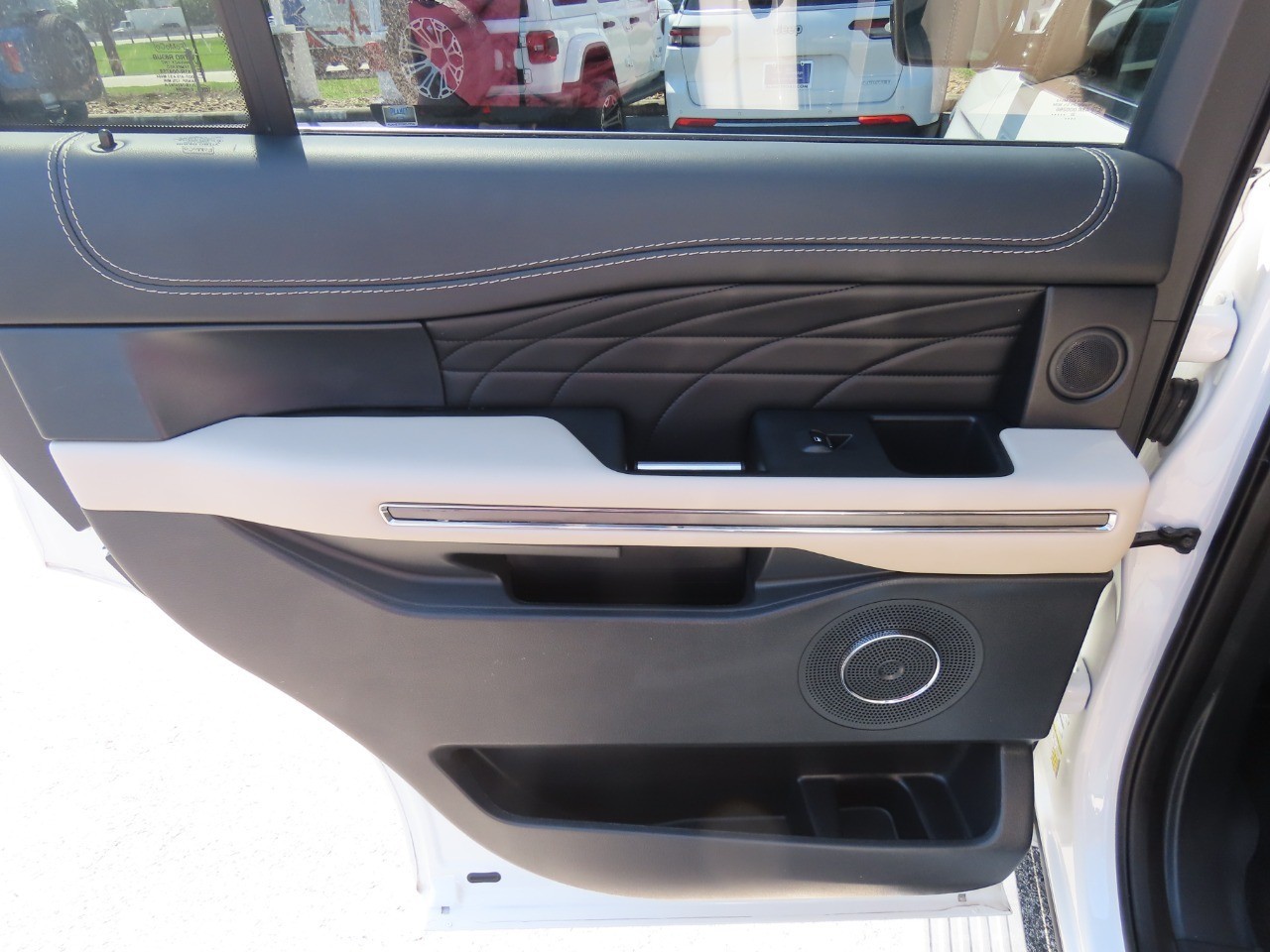 2022 Ford Expedition Platinum Star White at Planet Ford