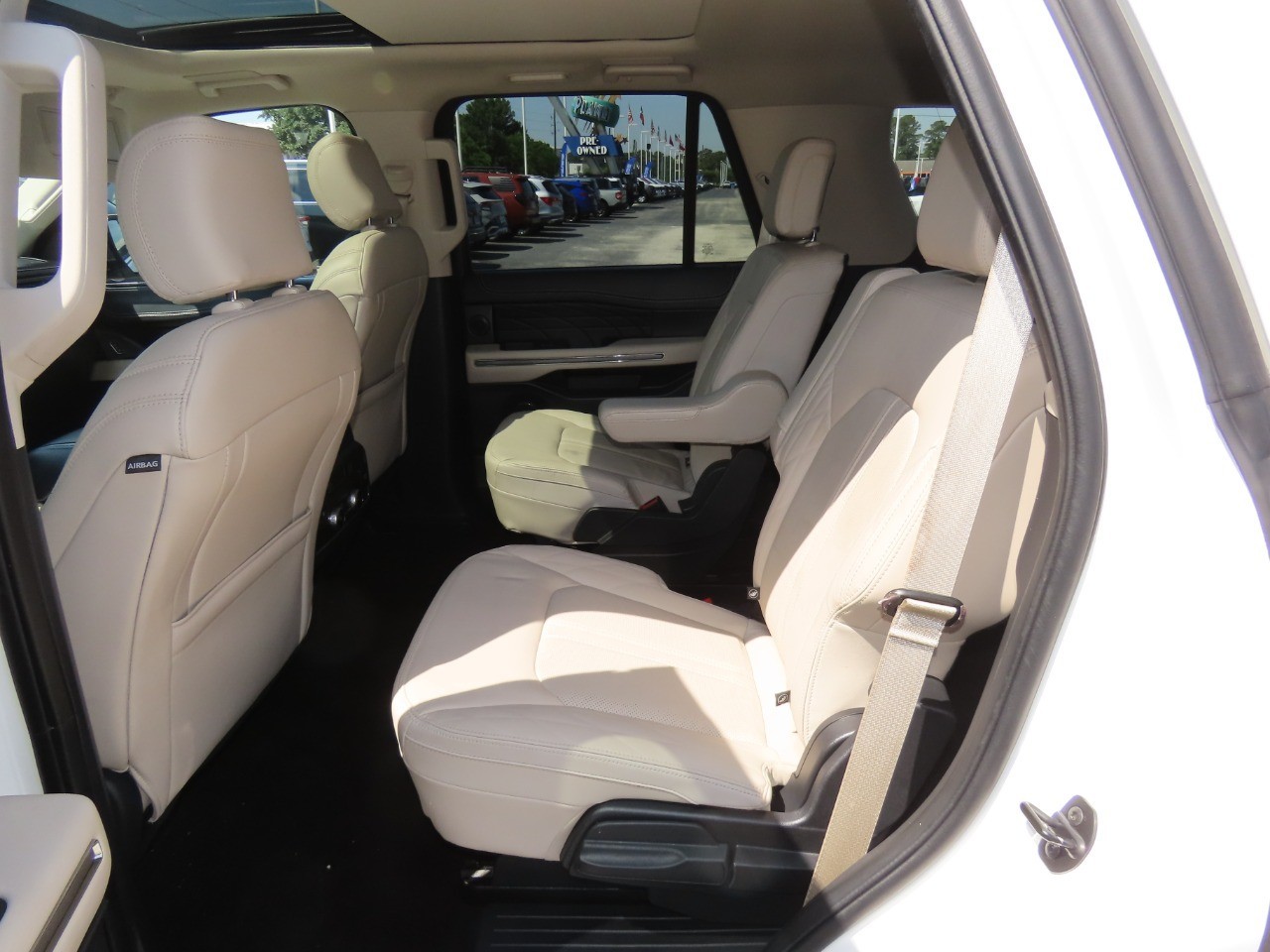 2022 Ford Expedition Platinum Star White at Planet Ford