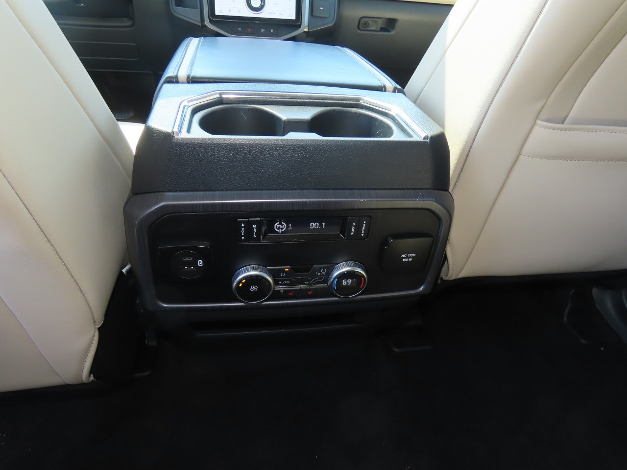 2022 Ford Expedition Platinum Star White at Planet Ford