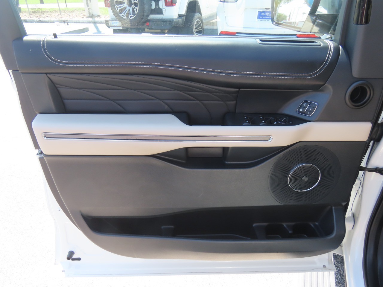 2022 Ford Expedition Platinum Star White at Planet Ford