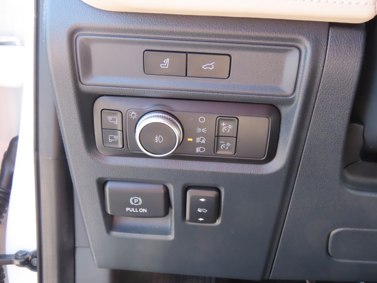 2022 Ford Expedition Platinum Star White at Planet Ford